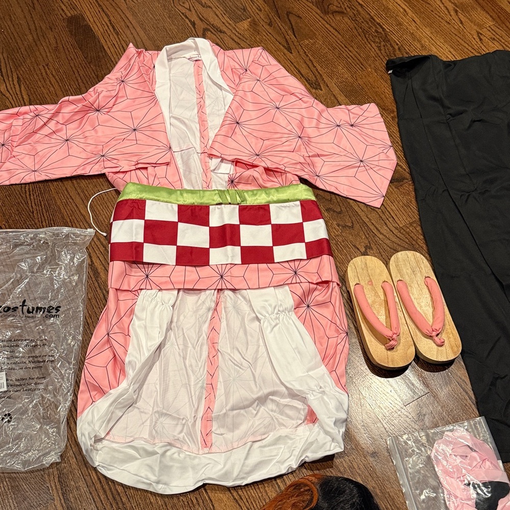 KNY Demon Fighter Red Bean The Chosen Demon 

KAMADO Miccostumes Cosplay Outfit